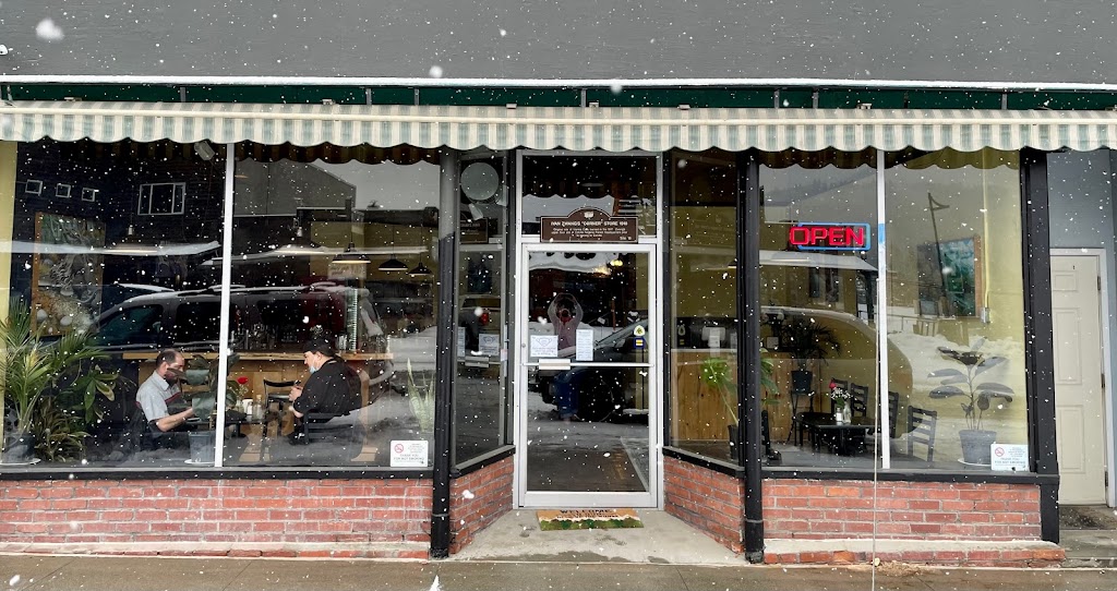 18 North Kitchen & Bar | restaurant | 18 N Clark Ave, Republic, WA 99166, USA | 5097758962 OR +1 509-775-8962