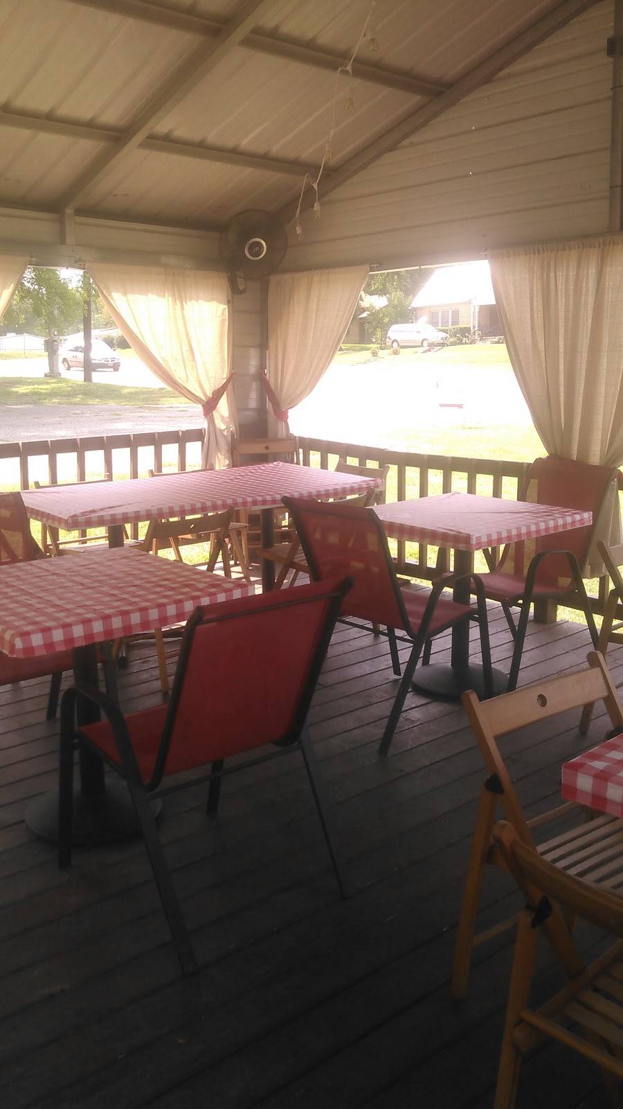 Cross-Eyed Cow | restaurant | 105 W Broadway St, Big Sandy, TX 75755, USA | 9037476971 OR +1 903-747-6971