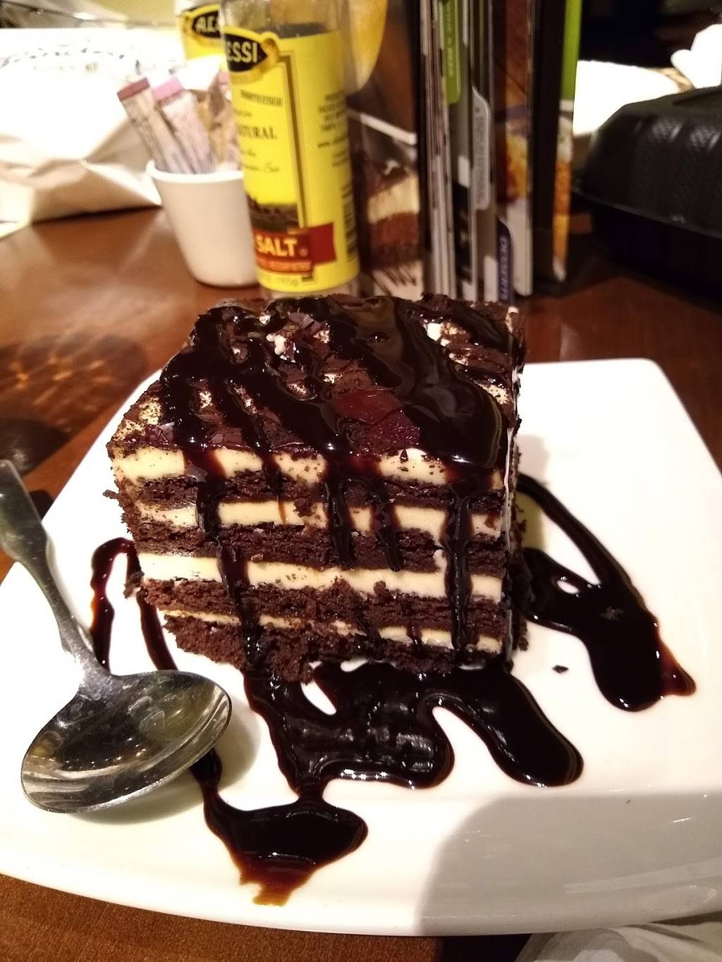 Olive Garden Italian Restaurant | meal takeaway | 6750 W 95th St, Overland Park, KS 66212, USA | 9133818645 OR +1 913-381-8645