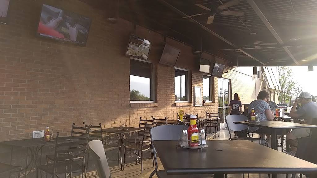 Buffalo Wild Wings | meal takeaway | 310 Indian Lake Blvd, Hendersonville, TN 37075, USA | 6158242199 OR +1 615-824-2199