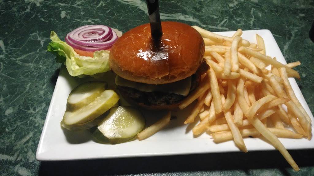 Cruisin | restaurant | 11 Galligan Rd # C, Gilberts, IL 60136, USA | 8478367272 OR +1 847-836-7272