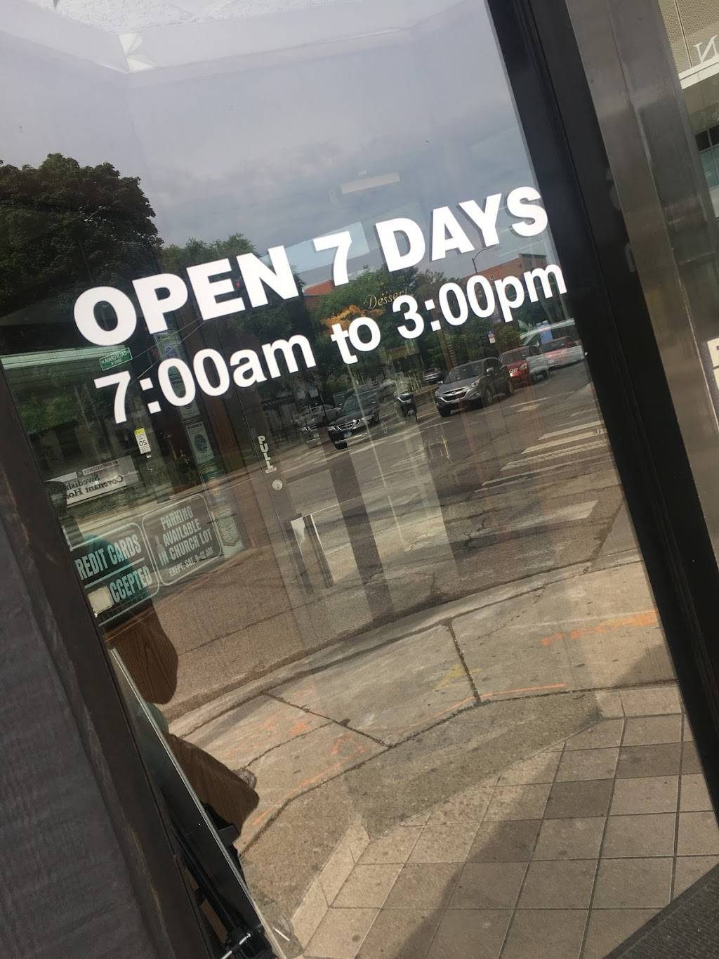 Hilltop Restaurant | restaurant | 2800 W Foster Ave, Chicago, IL 60625, USA | 7739899100 OR +1 773-989-9100