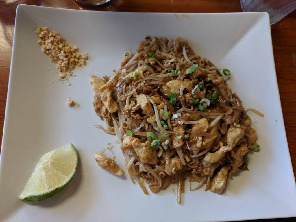 Noom Thai Bistro | restaurant | 8642 Baymeadows Rd, Jacksonville, FL 32256, USA | 9045008424 OR +1 904-500-8424