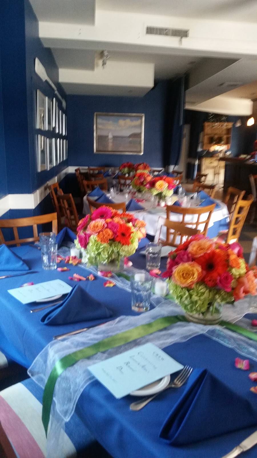 Crew Kitchen & Bar | restaurant | 134 New York Ave, Huntington, NY 11743, USA | 6315493338 OR +1 631-549-3338