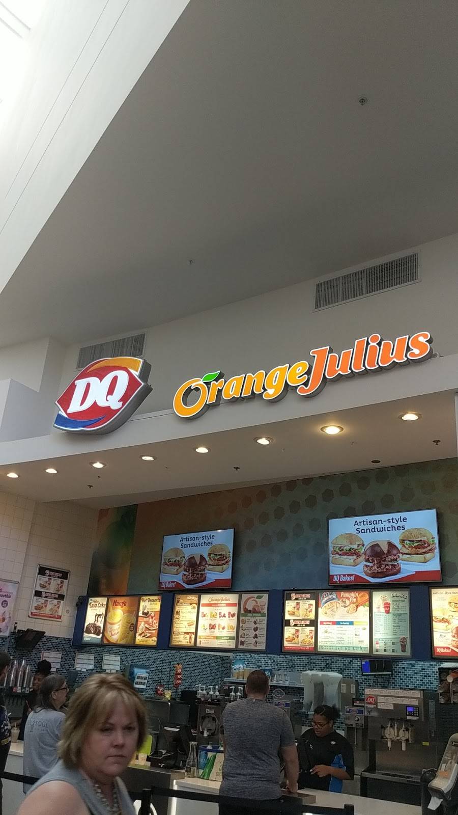 Dairy Queen | restaurant | 3111 W Chandler Blvd Suite Ff-212, Chandler, AZ 85226, USA | 4808212664 OR +1 480-821-2664