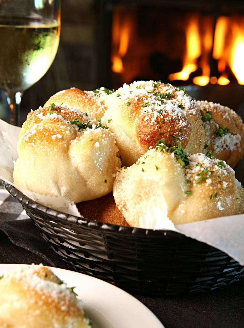 Ippolitos Neighborhood Italian | restaurant | 6623 Roswell Rd, Atlanta, GA 30328, USA | 4042563546 OR +1 404-256-3546