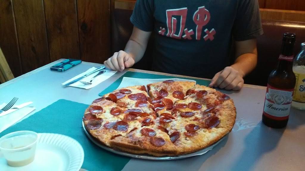 Georges Pizza n Pub | restaurant | 60 Pascoag Main St, Pascoag, RI 02859, USA | 4015688877 OR +1 401-568-8877