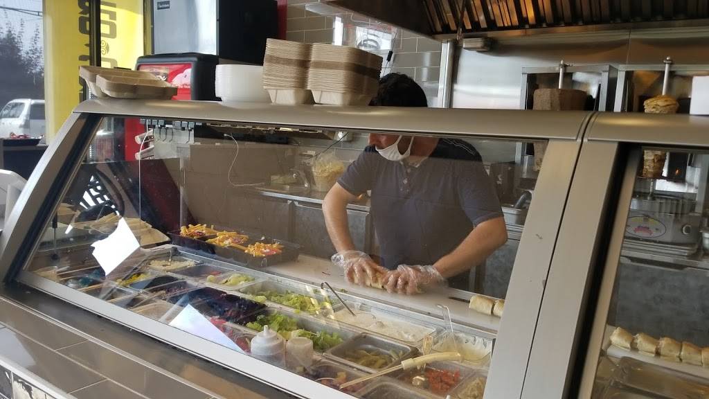 Gyro crush Mediterranean kitchen | restaurant | 16911 Hwy 99, Lynnwood, WA 98037, USA | 4259675235 OR +1 425-967-5235