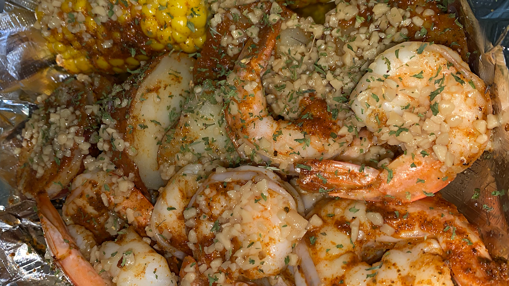 Trap House krab and seafood | restaurant | 2150 Fowler St, Fort Myers, FL 33901, USA | 2392035364 OR +1 239-203-5364