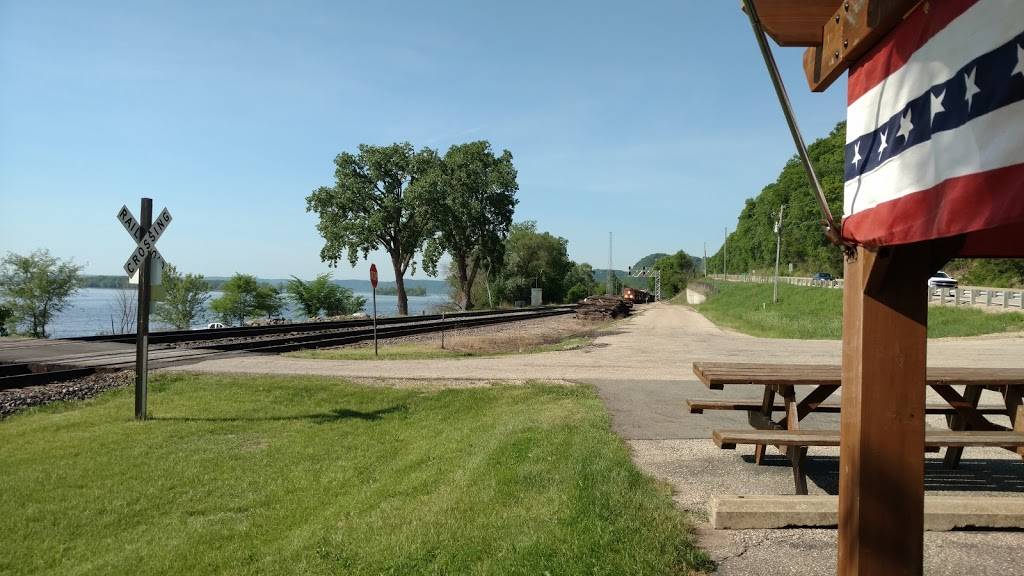 The Dawg House | meal takeaway | 122 Main St, Lynxville, WI 54626, USA | 6084120486 OR +1 608-412-0486