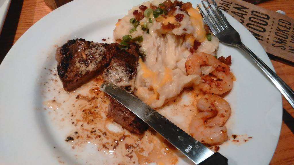 Chilis Grill & Bar | meal takeaway | 3601 W Memorial Rd, Oklahoma City, OK 73134, USA | 4057511586 OR +1 405-751-1586