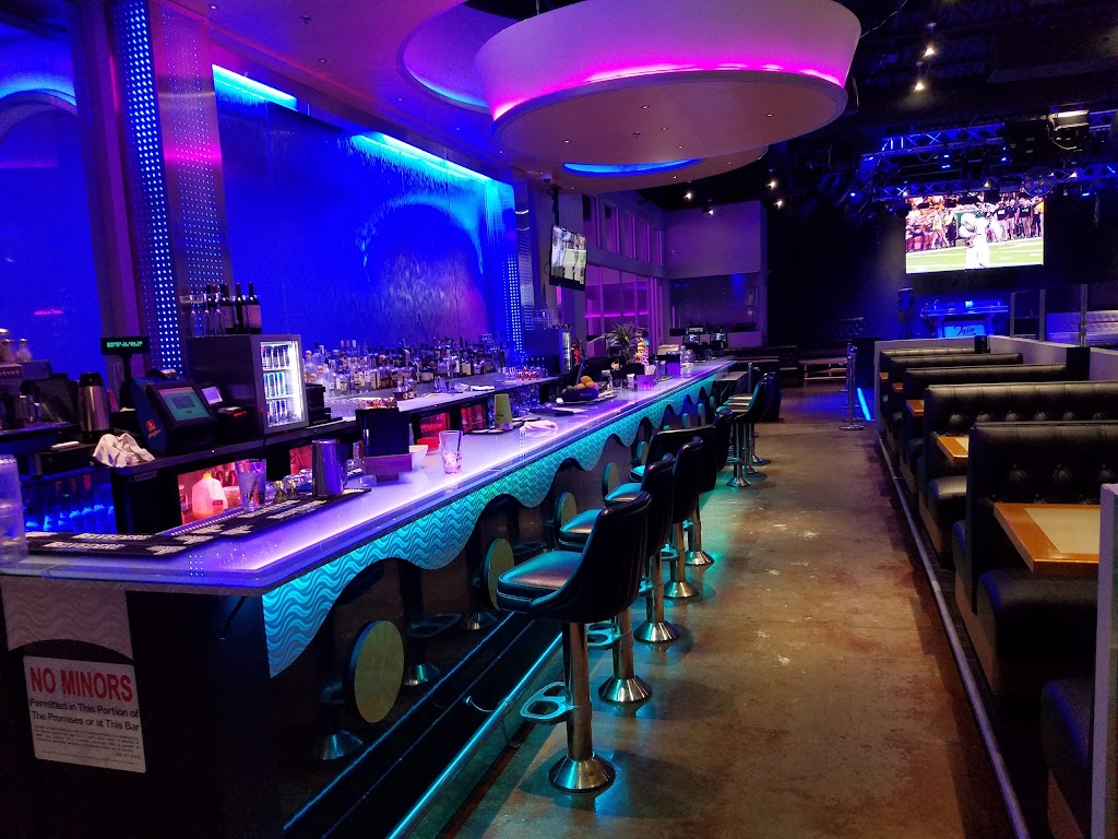 Trio Lounge | restaurant | 909 E Burnside St, Portland, OR 97214, USA | 5032345003 OR +1 503-234-5003