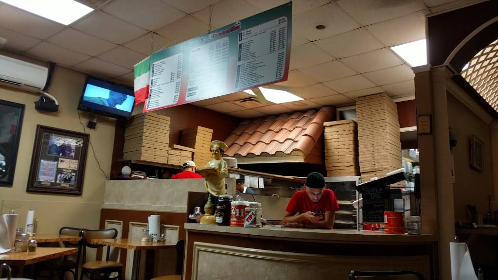 Napolis Pizzeria | restaurant | 556 South, US-27, Minneola, FL 34715, USA | 3522437500 OR +1 352-243-7500