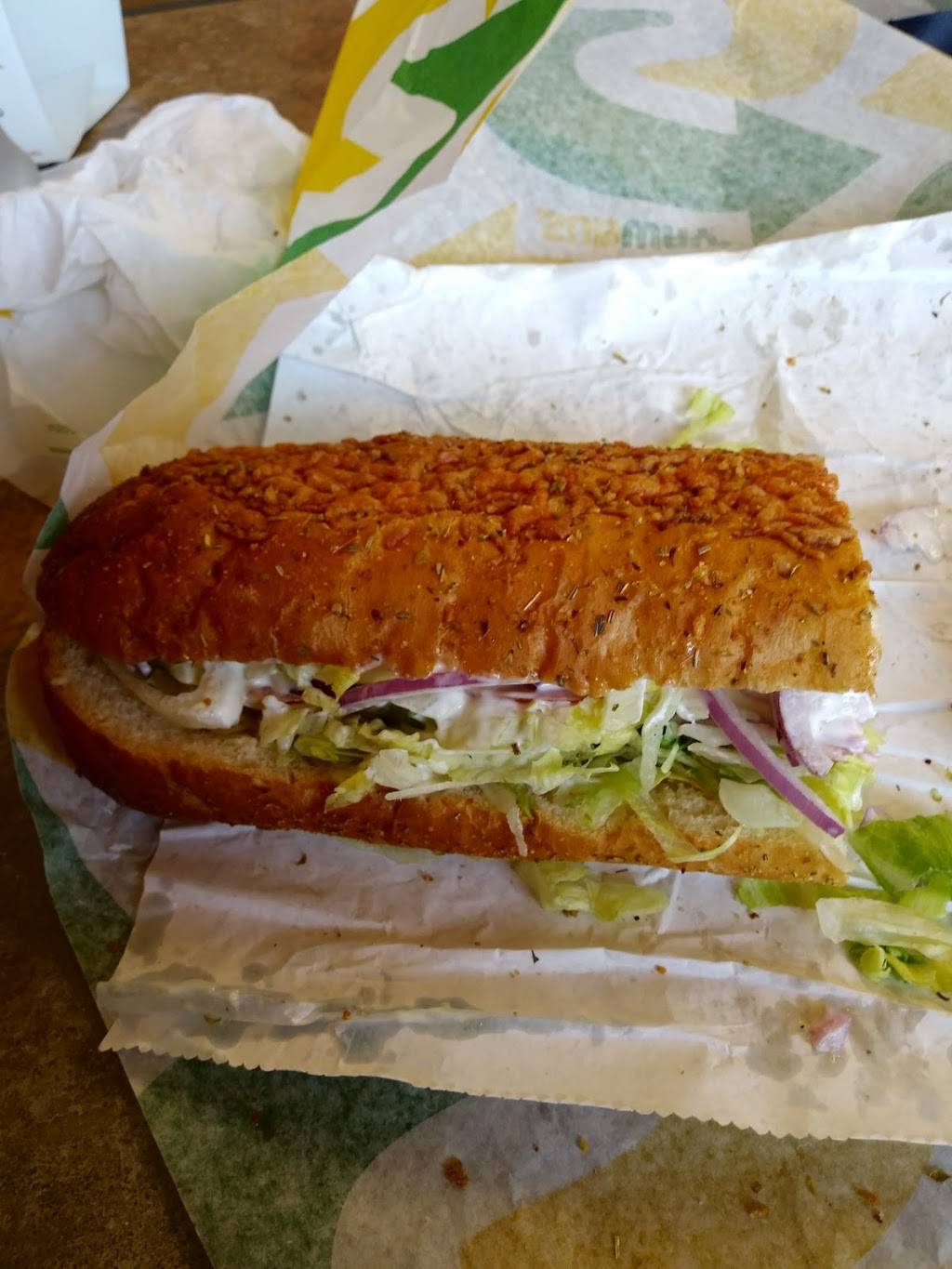 Subway | restaurant | 1018 King St W, Hamilton, ON L8S 1L4, Canada | 9053089378 OR +1 905-308-9378