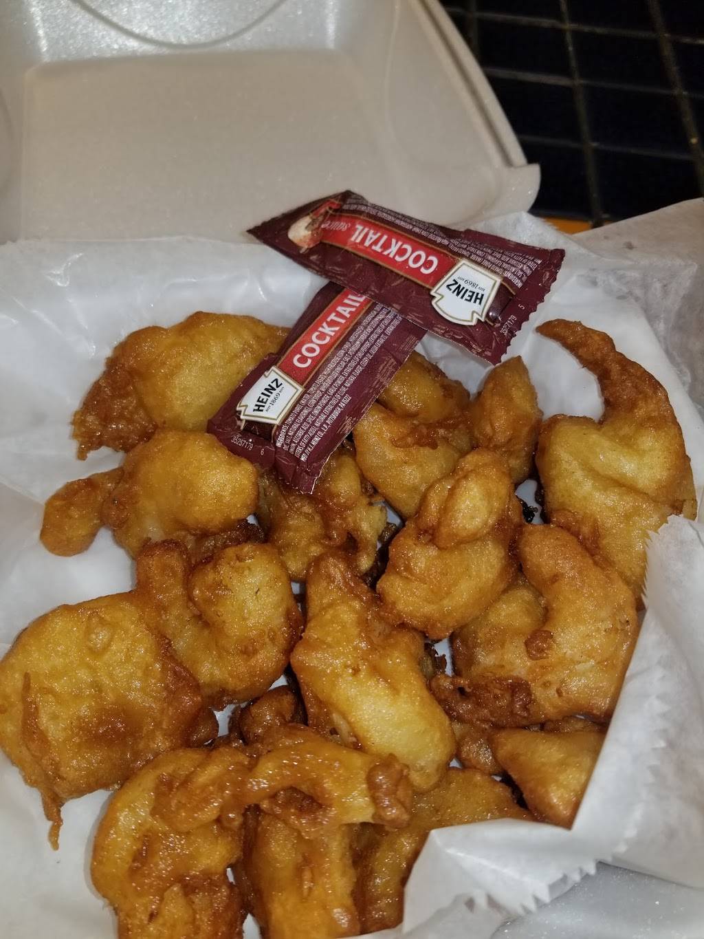 Primos Pizza Oak Park | restaurant | 10100 W Nine Mile Rd, Oak Park, MI 48237, USA | 2482681335 OR +1 248-268-1335