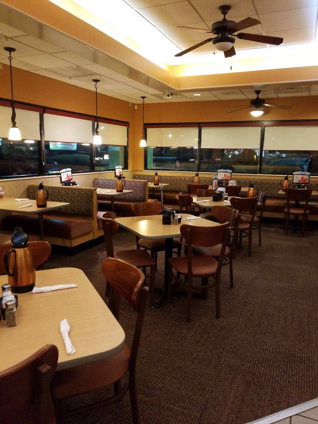 IHOP | bakery | 1821 W Hill Ave, Valdosta, GA 31601, USA | 2292498444 OR +1 229-249-8444