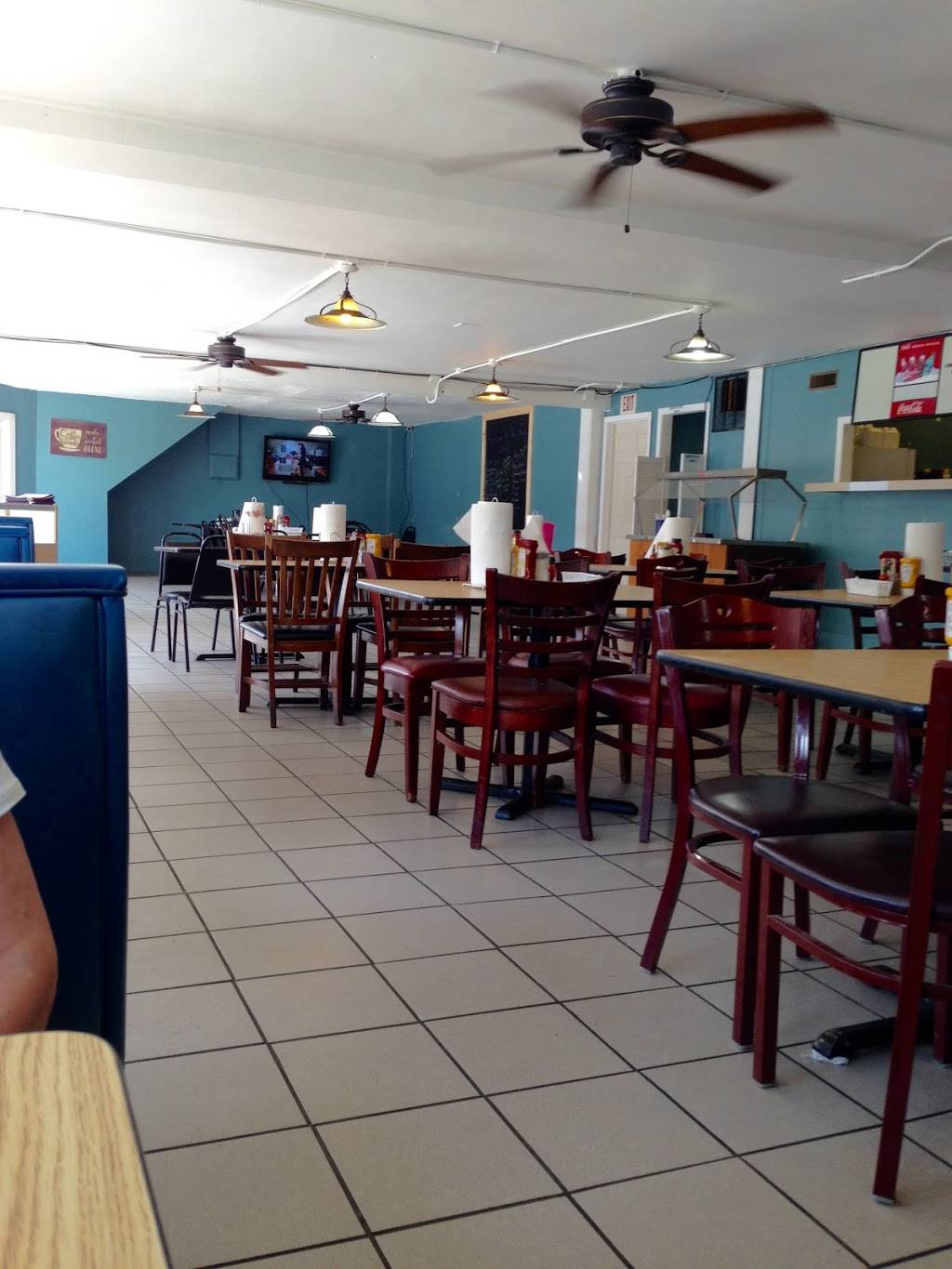 Kays Family Diner | restaurant | 107 N Main St, Elkton, KY 42220, USA | 2707260188 OR +1 270-726-0188