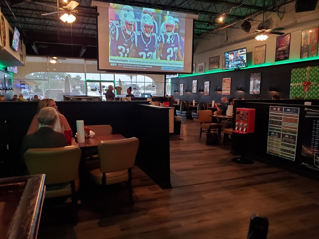 Slick Micks Sports Bar & Grill | restaurant | 19 Eglin Pkwy NE, Fort Walton Beach, FL 32548, USA | 8508645577 OR +1 850-864-5577
