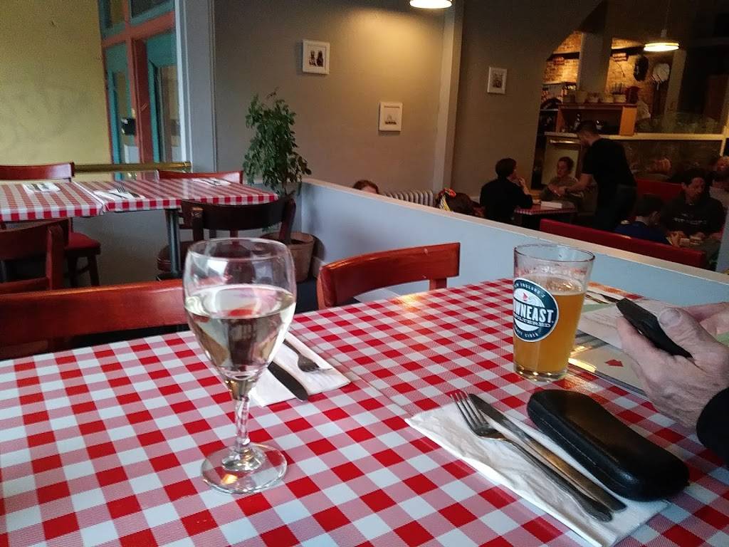 Pizzeria Paradiso | restaurant | 12 Crafts Ave, Northampton, MA 01060, USA | 4135861468 OR +1 413-586-1468