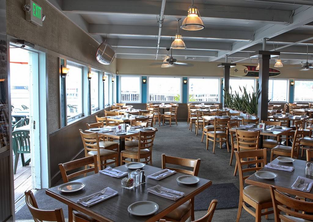 Ideal Bar & Grill | restaurant | 106 Beach St, Santa Cruz, CA 95060, USA | 8314235271 OR +1 831-423-5271