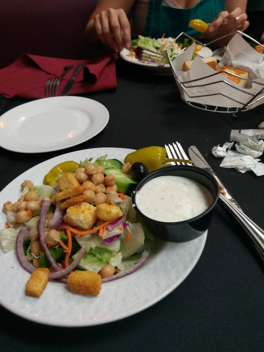 Ginos Italian Restaurant | restaurant | 44960 Valley Central Way, Lancaster, CA 93536, USA | 6619421300 OR +1 661-942-1300