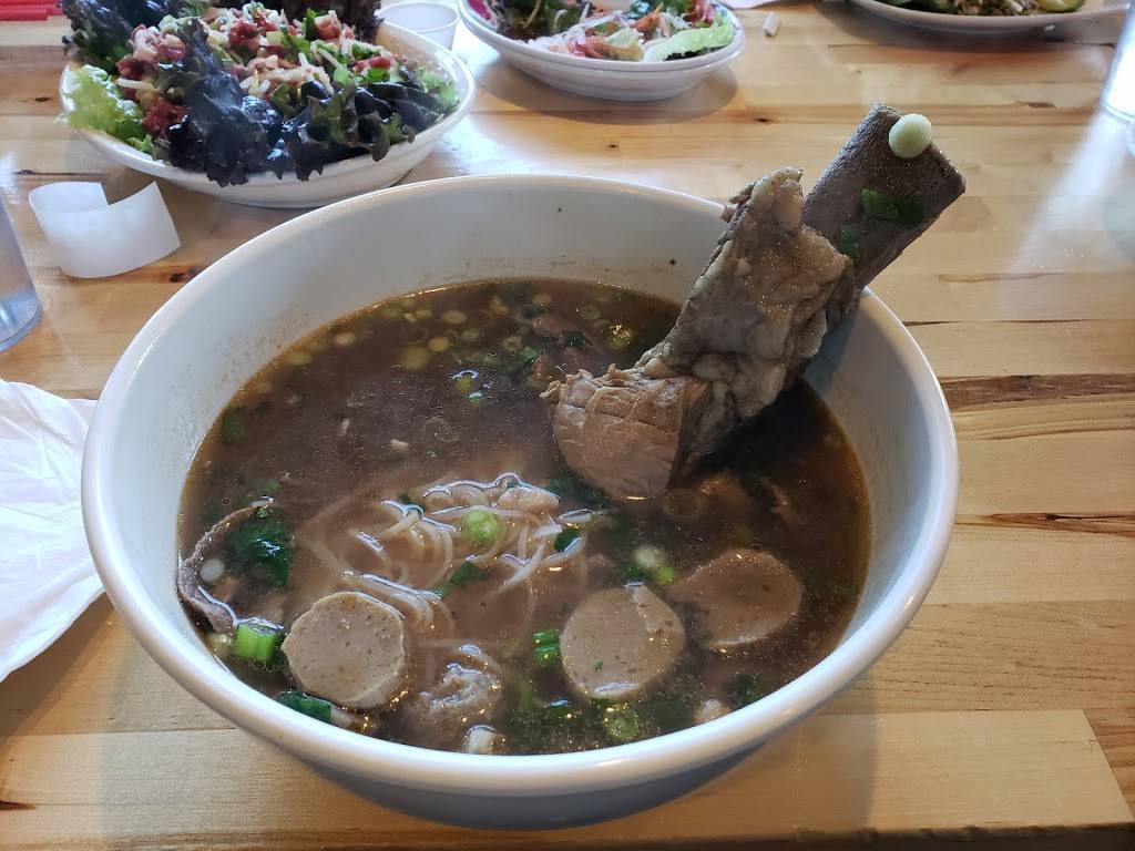 Thai Cuisine & Tavern | restaurant | 50 Maritime Dr, Manitowoc, WI 54220, USA | 9207695037 OR +1 920-769-5037