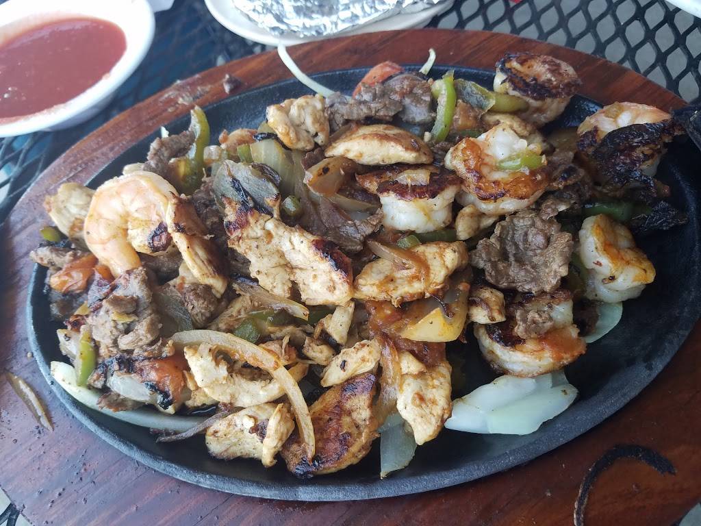 El Cerro Reyes | restaurant | 655 Brawley School Rd # 101, Mooresville, NC 28117, USA | 7047990429 OR +1 704-799-0429