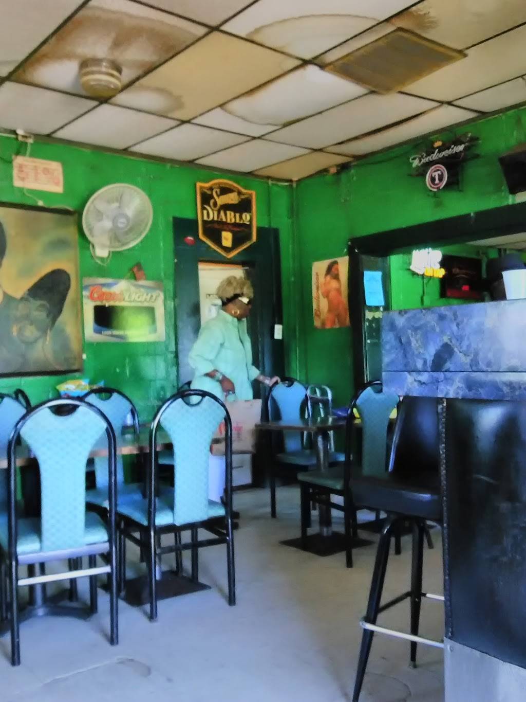 Lloyds Cafe | cafe | 1264 E Rosedale St, Fort Worth, TX 76104, USA | 8173350097 OR +1 817-335-0097