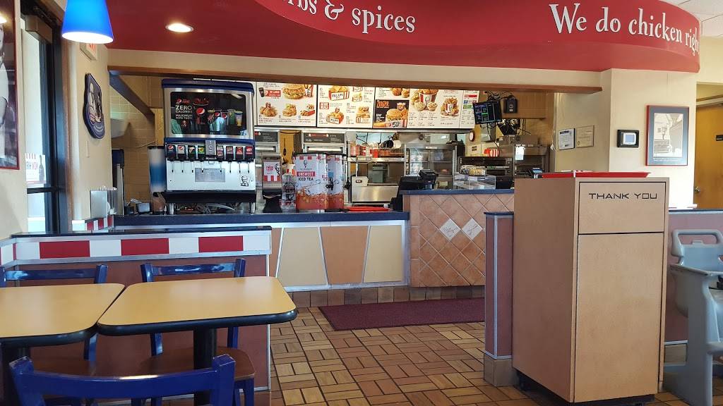 KFC | restaurant | 1850 W Jefferson St, Springfield, IL 62702, USA | 2177876775 OR +1 217-787-6775