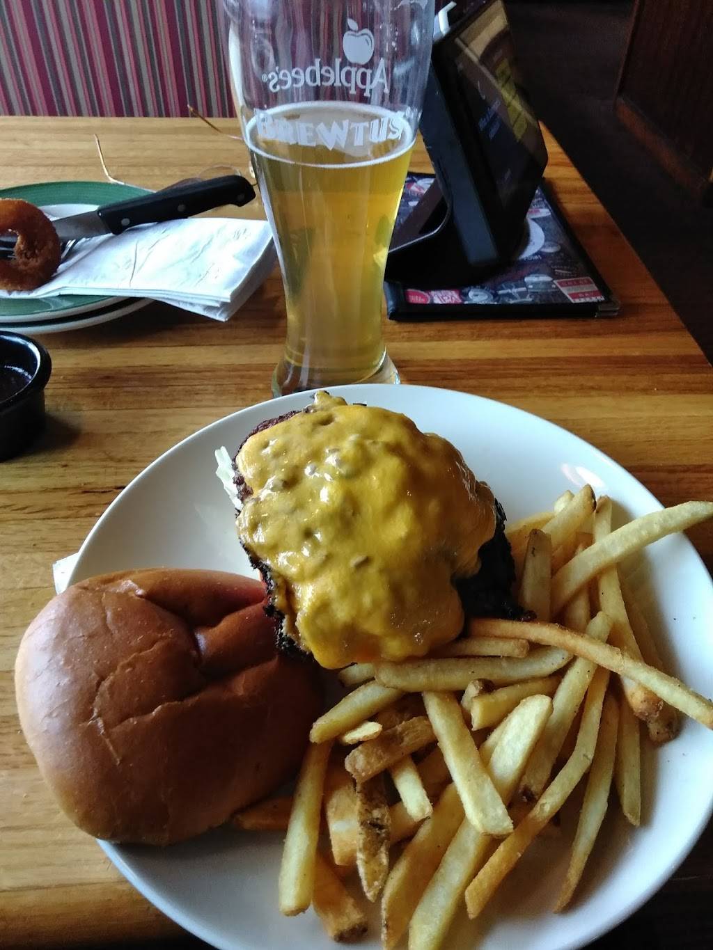 Applebees Grill + Bar | restaurant | 2301 Rt. 66, Ocean Township, NJ 07712, USA | 7329221300 OR +1 732-922-1300