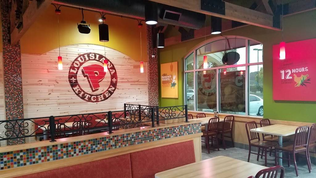 Popeyes Louisiana Kitchen | restaurant | 30679 Temecula Pkwy, Temecula, CA 92592, USA | 9515870461 OR +1 951-587-0461