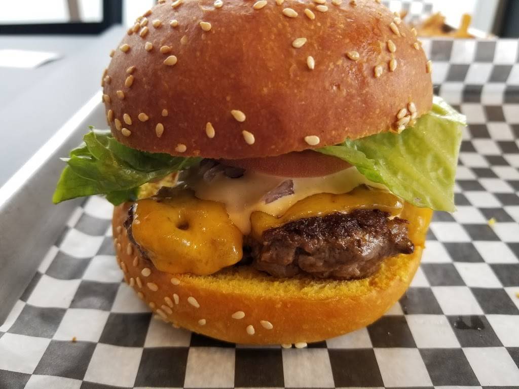 Top Gun Burger | restaurant | 2761 Markham Rd unit D31-32, Scarborough, ON M1X 0A4, Canada | 6473447883 OR +1 647-344-7883