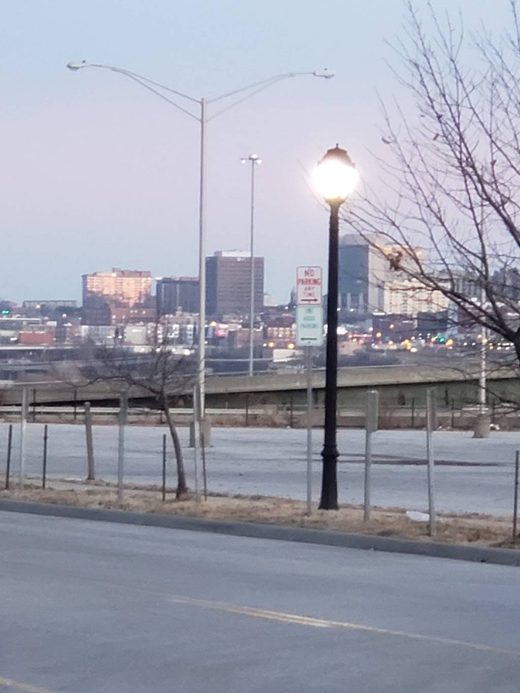 The Royall Touch | restaurant | 1113 N 5th St, Kansas City, KS 66101, USA | 9138000805 OR +1 913-800-0805