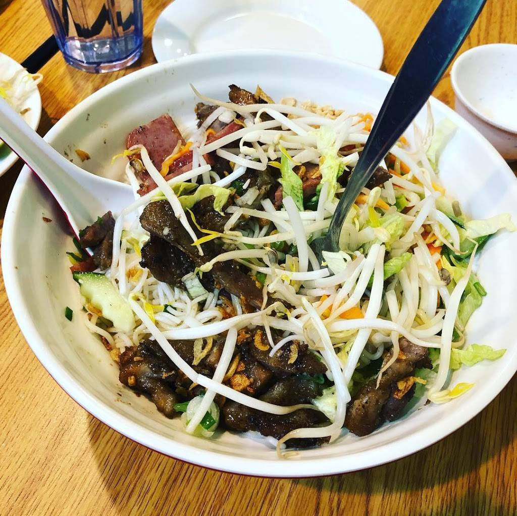 Saigon Noodle House | restaurant | 1515 W 81st Ave, Merrillville, IN 46410, USA | 2197698508 OR +1 219-769-8508