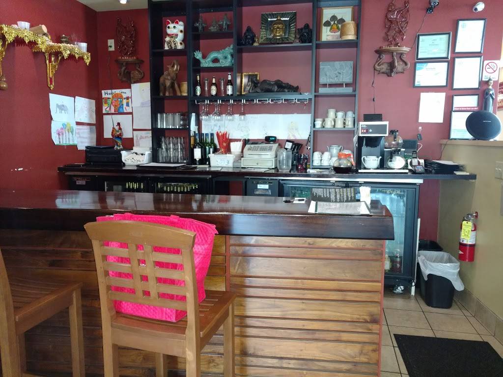 The Elephant Cafe | restaurant | 1505 N Farwell Ave, Milwaukee, WI 53202, USA | 4142209322 OR +1 414-220-9322