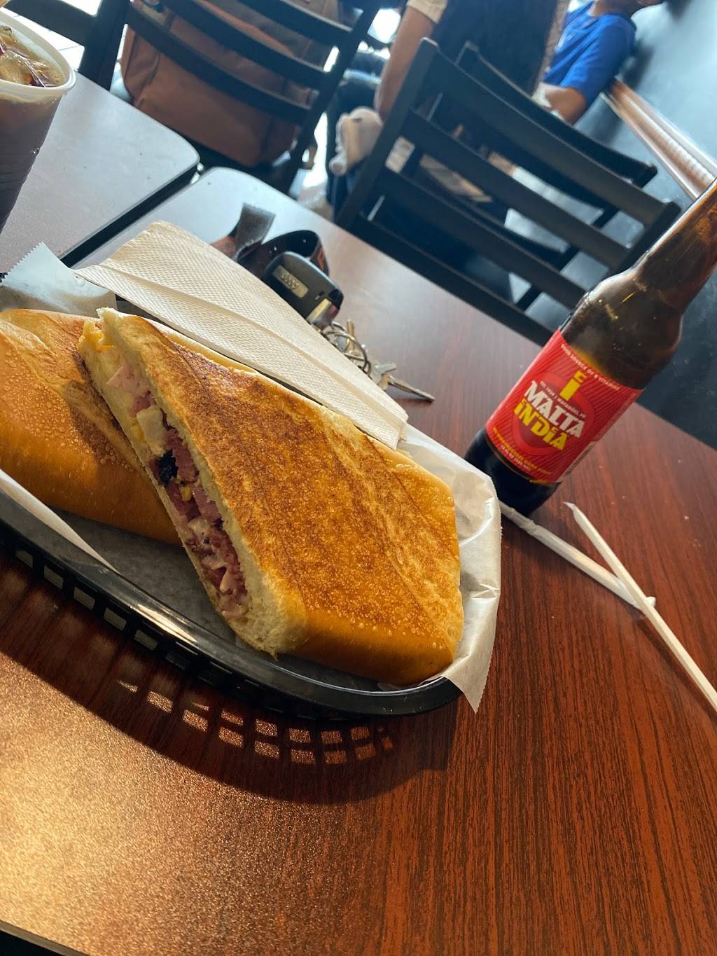 El Patriota #1 | restaurant | 312 E Pipeline Rd, Hurst, TX 76053, USA | 8175103556 OR +1 817-510-3556