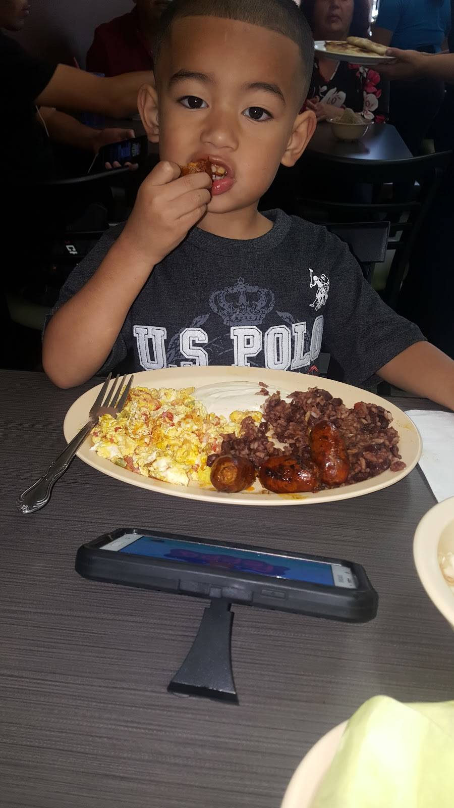 Panaderia El Salvador | restaurant | 1901 W Pico Blvd, Los Angeles, CA 90006, USA | 3234046837 OR +1 323-404-6837