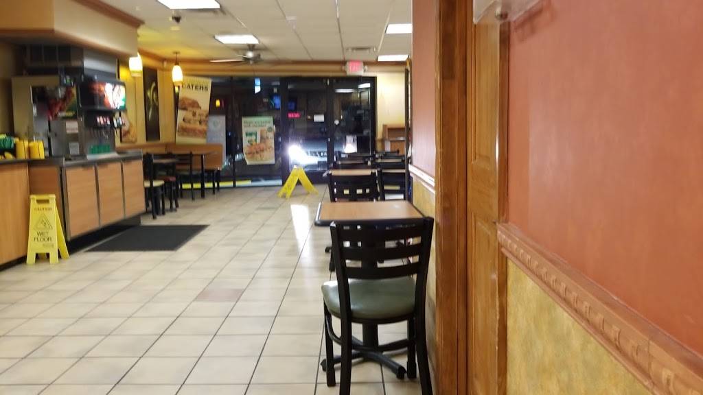 Subway Restaurants | restaurant | 2420 Lebanon Pike, Nashville, TN 37214, USA | 6153913191 OR +1 615-391-3191