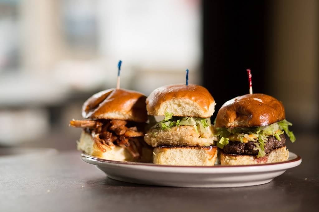 The Fifty/50 | restaurant | 2047 W Division St, Chicago, IL 60622, USA | 7734895050 OR +1 773-489-5050