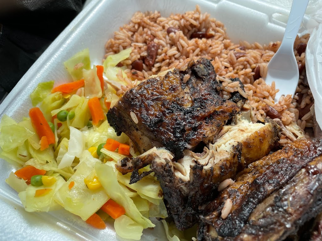 The Jerk Grill | restaurant | 150 Alafaya Woods Blvd # 102, Oviedo, FL 32765, USA | 4075427244 OR +1 407-542-7244