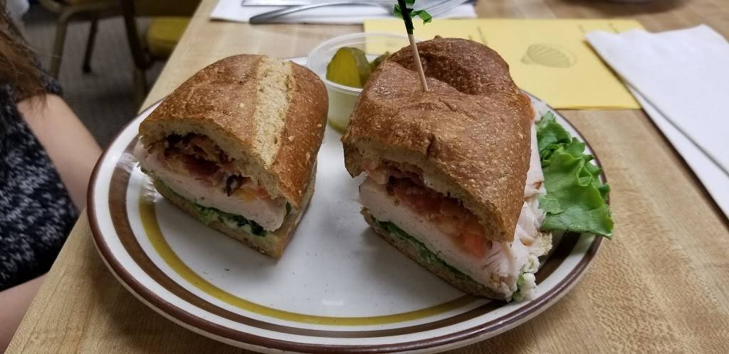 The Golden Parachute Restaurant & Catering Co. | restaurant | 5735 Main St, Williamsville, NY 14221, USA | 7166321666 OR +1 716-632-1666