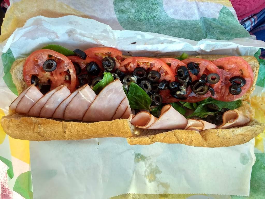 Subway Restaurants | restaurant | 6123 Truax Ln, Eau Claire, WI 54703, USA | 7158746945 OR +1 715-874-6945