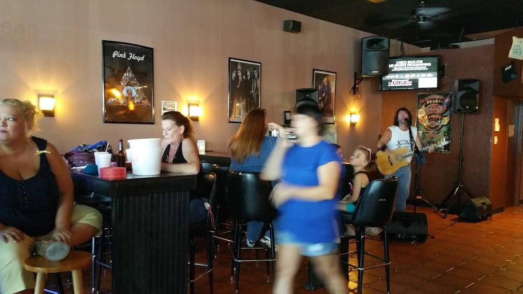 GGz Food & Spirits | restaurant | 645 SE Main St, Simpsonville, SC 29681, USA | 8649674100 OR +1 864-967-4100