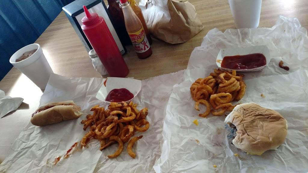 Hutchins Snack Bar | restaurant | 501 Boss Moore Rd, Caroleen, NC 28019, USA | 8286576138 OR +1 828-657-6138