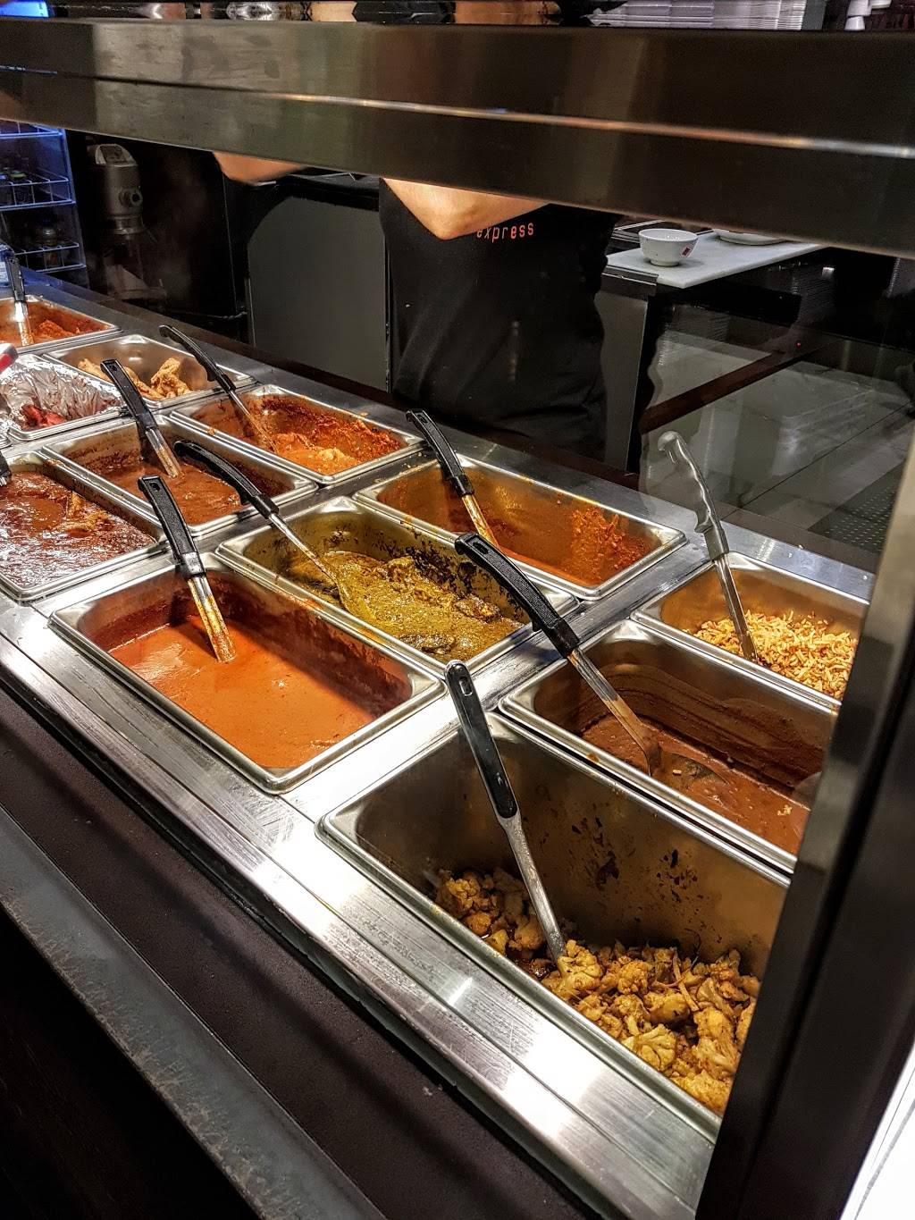 Amaya | restaurant | 100 City Centre Dr #1, Mississauga, ON L5B 2C9, Canada | 9052766686 OR +1 905-276-6686