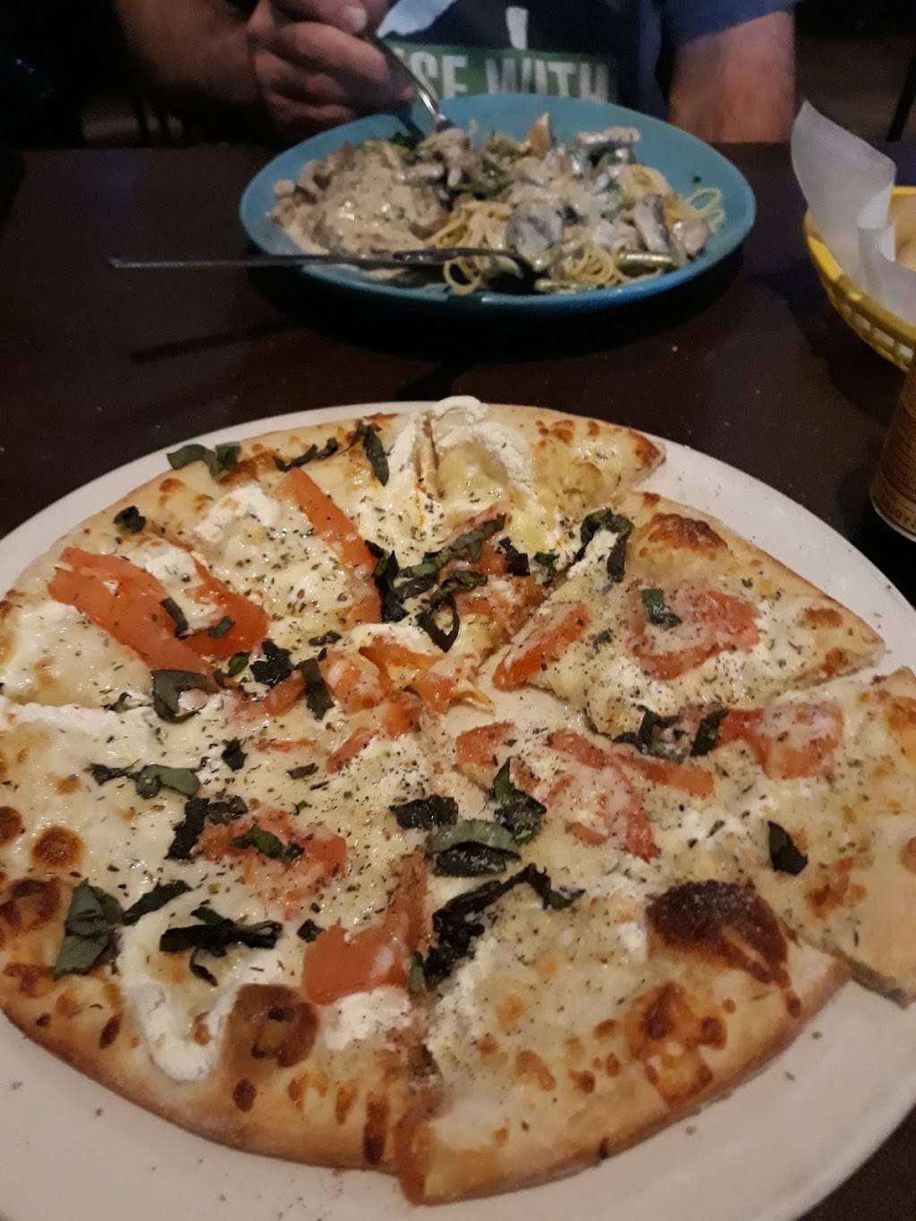 Vinnys Italian Restaurant | restaurant | 2003 E, TX-114, Roanoke, TX 76262, USA | 8174907924 OR +1 817-490-7924