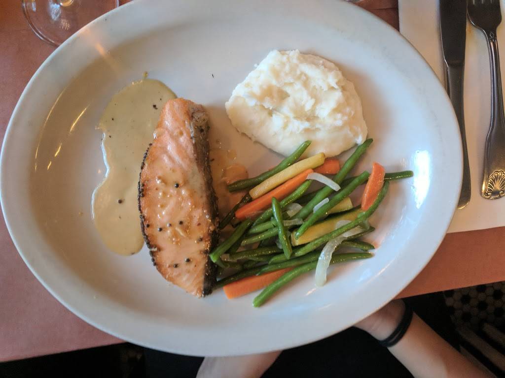 Petite Crevette | restaurant | 144 Union St, Brooklyn, NY 11231, USA | 7188552632 OR +1 718-855-2632