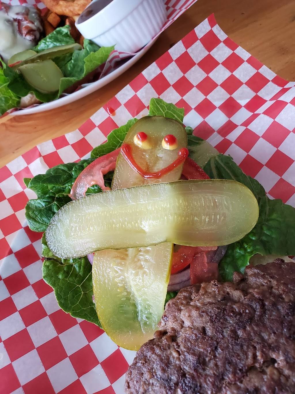 Eastown Bar & Grill | restaurant | 1142 Barton St E, Hamilton, ON L8H 2V1, Canada | 9055497917 OR +1 905-549-7917