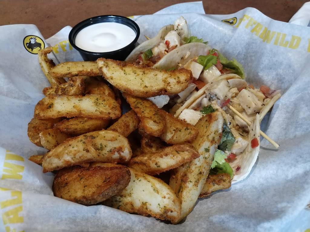 Buffalo Wild Wings | restaurant | 176 E Main St, Kent, OH 44240, USA | 3306789464 OR +1 330-678-9464