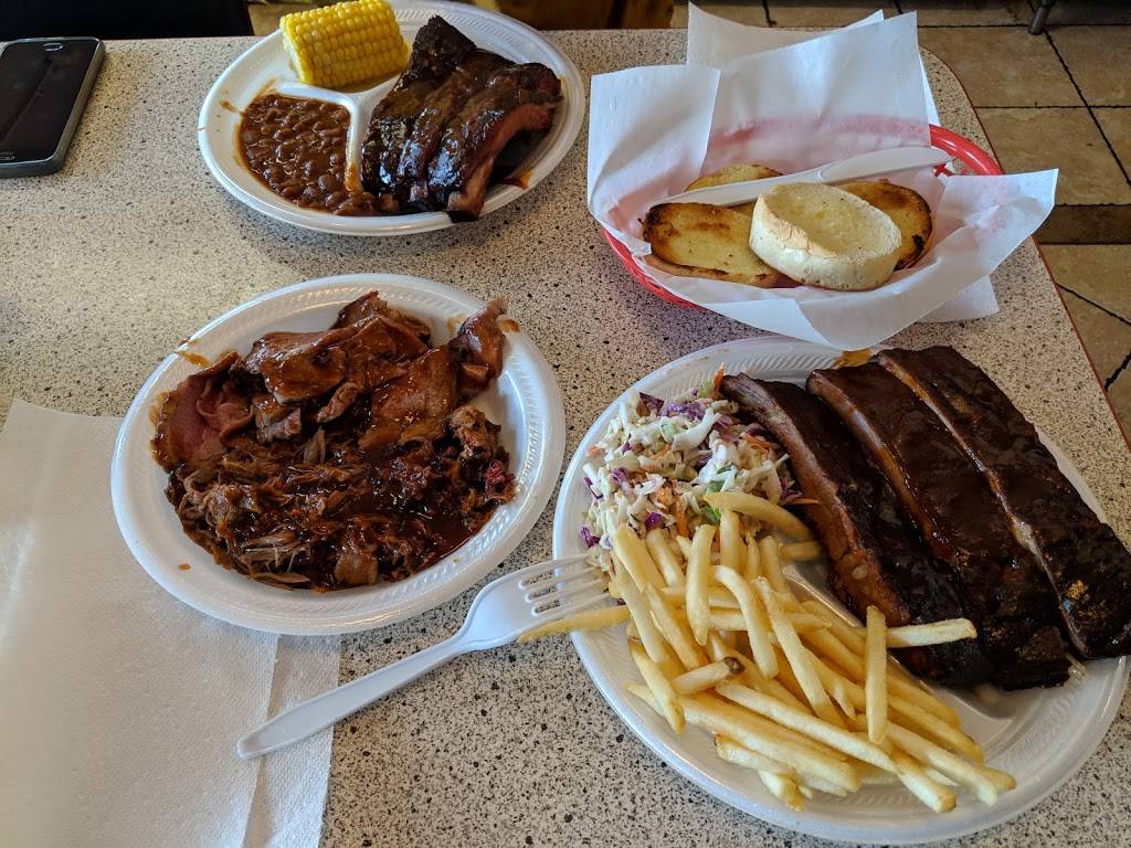 Smokey Pit Barbeque | restaurant | 160 Harrison Ave, Auburn, CA 95603, USA | 5308899080 OR +1 530-889-9080